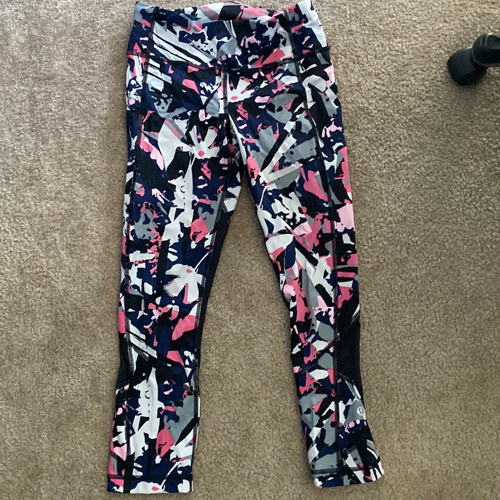 Lululemon crop size 4